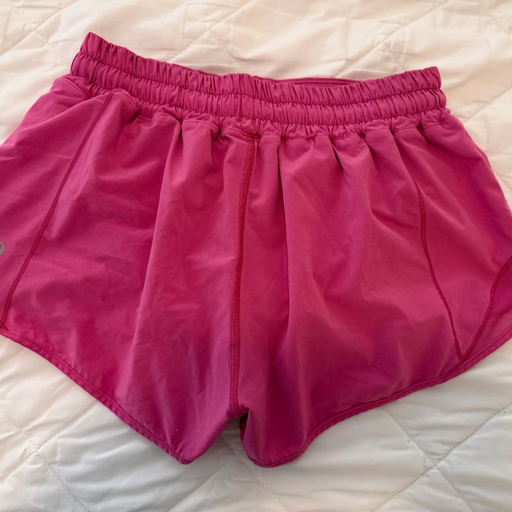 lululemon hotty hot shorts 2.5 inch